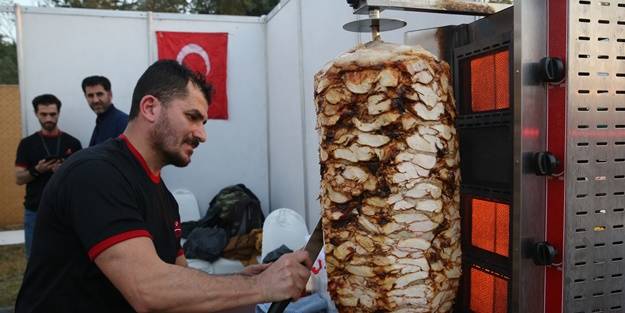 Türk işletmeciler de var! Pakistan'da yemek festivali