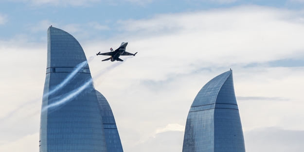 Türk jetleri Azerbaycan semalarında!
