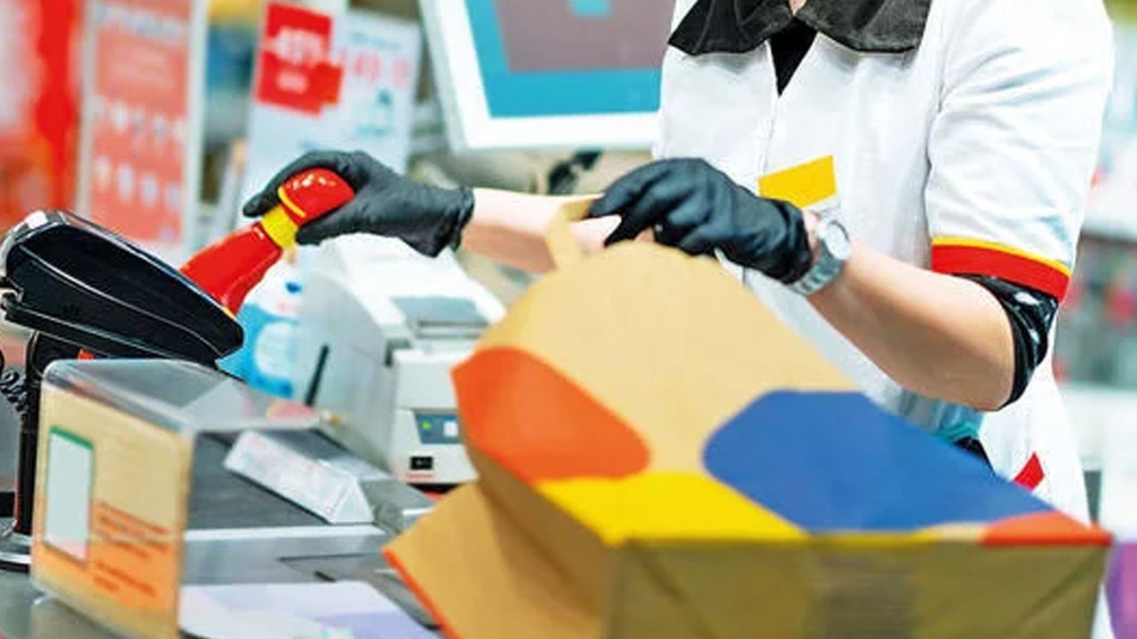 Türk kadınları internet alışverişinde lider: En çok bunları kapış kapış alıyorlar!