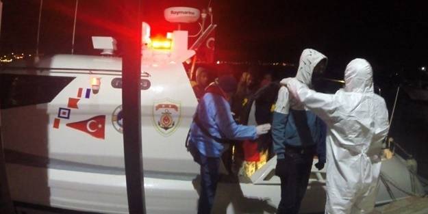 Türk kara sularına itilen 30 düzensiz göçmen kurtarıldı