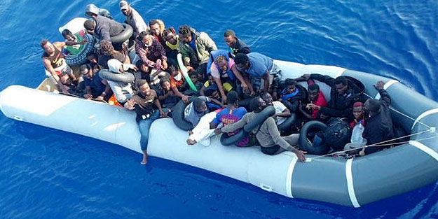 Türk kara sularına itilen 37 sığınmacı kurtarıldı