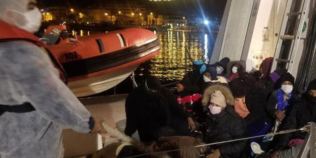 Türk kara sularına itilen 69 sığınmacı kurtarıldı