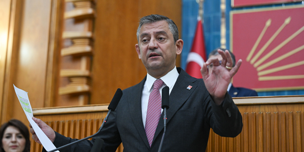 Türk kızı dediler Haçlı artığı çıktı: Özel’in Gezi aklaması elinde patladı!