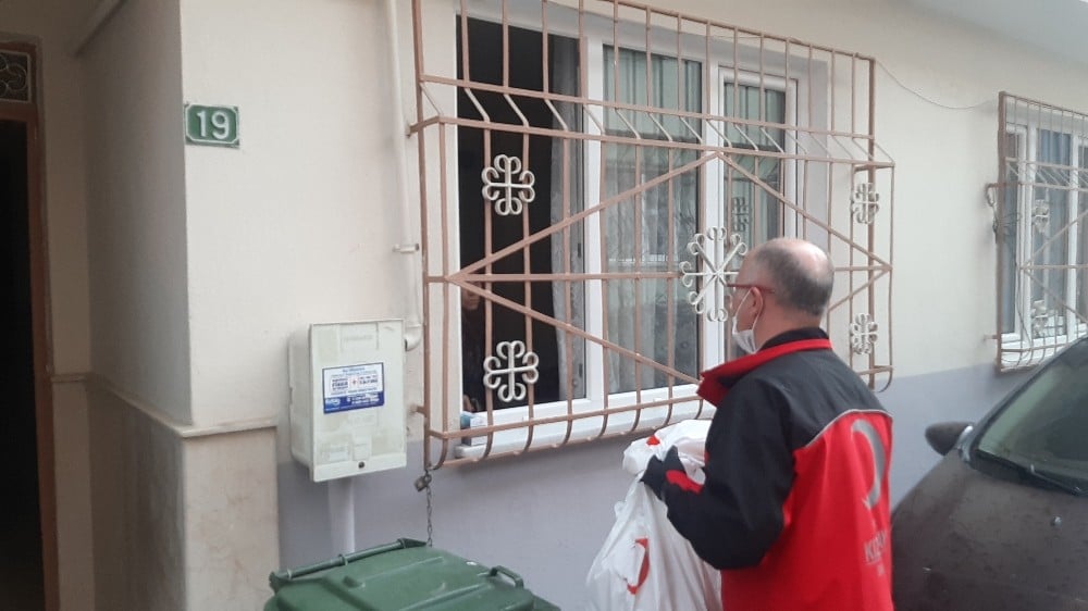 Türk Kızılay Bursa Şubesi, ramazanın bereketini paylaşmaya devam ediyor 