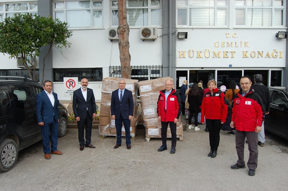 Türk Kızılay Bursa Şubesi umut olmaya devam ediyor 