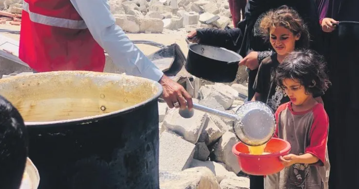 Türk Kızılay’dan Gazze’ye günlük sıcak yemek