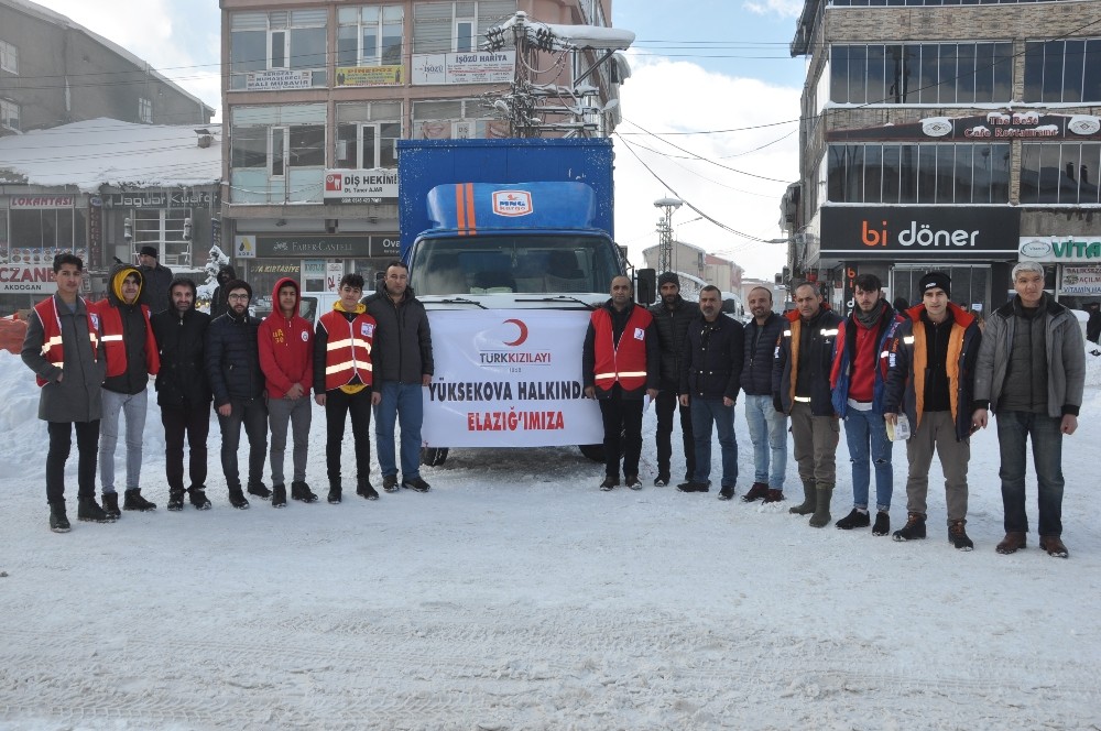 Türk Kızılayı Yüksekova Şubesi’nden Elazığ’a yardım gönderildi 