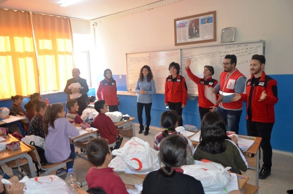 Türk Kızılay’ın sevgi eli Büyükorhan’a da değdi 