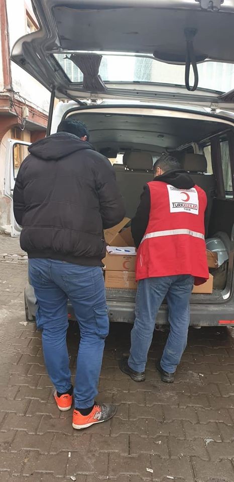 Türk Kızılayı’ndan ihtiyaç sahibi ailelere gıda yardımı 