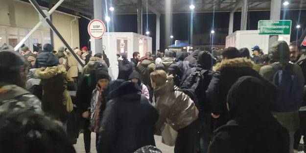 Türk konvoyu Romanya sınırına ulaştı