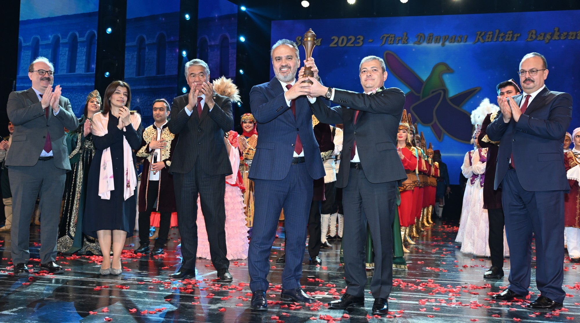 Türk kültür sancağında nöbet değişimi