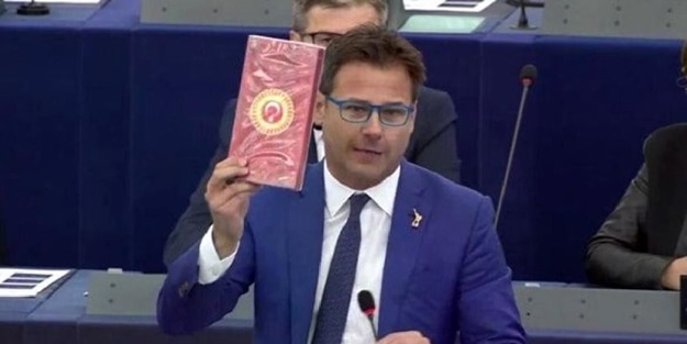 'Türk malı' deyip fırlatmıştı! İtalyan vekile kötü haber