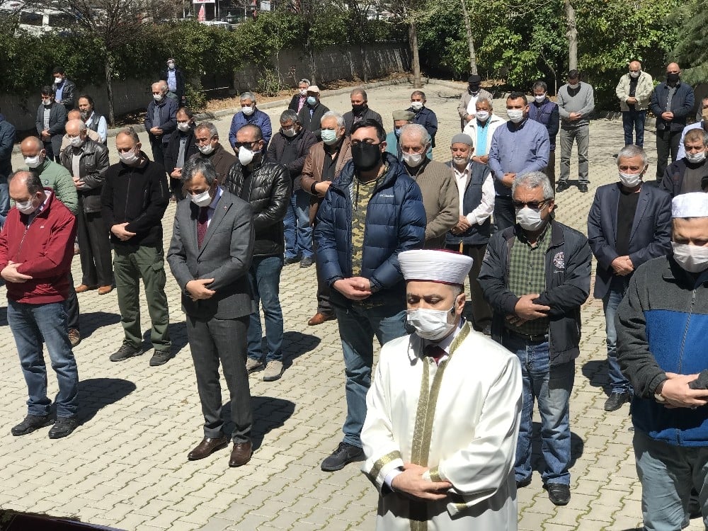 Türk Metal Sendikası Onursal Başkanı Mustafa Özbek toprağa verildi 