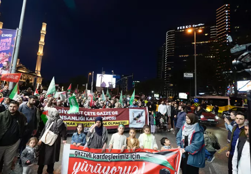 Türk Milleti’nin sabrı taştı… Mehmetçik Gazze’ye! İsrail, konsolosluğun önünde böyle protesto edildi