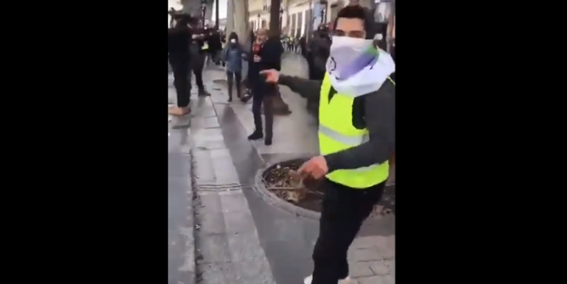Türk müsün, Kürt müsün, Fransız mı? Yoksa ABD uşağı mı?