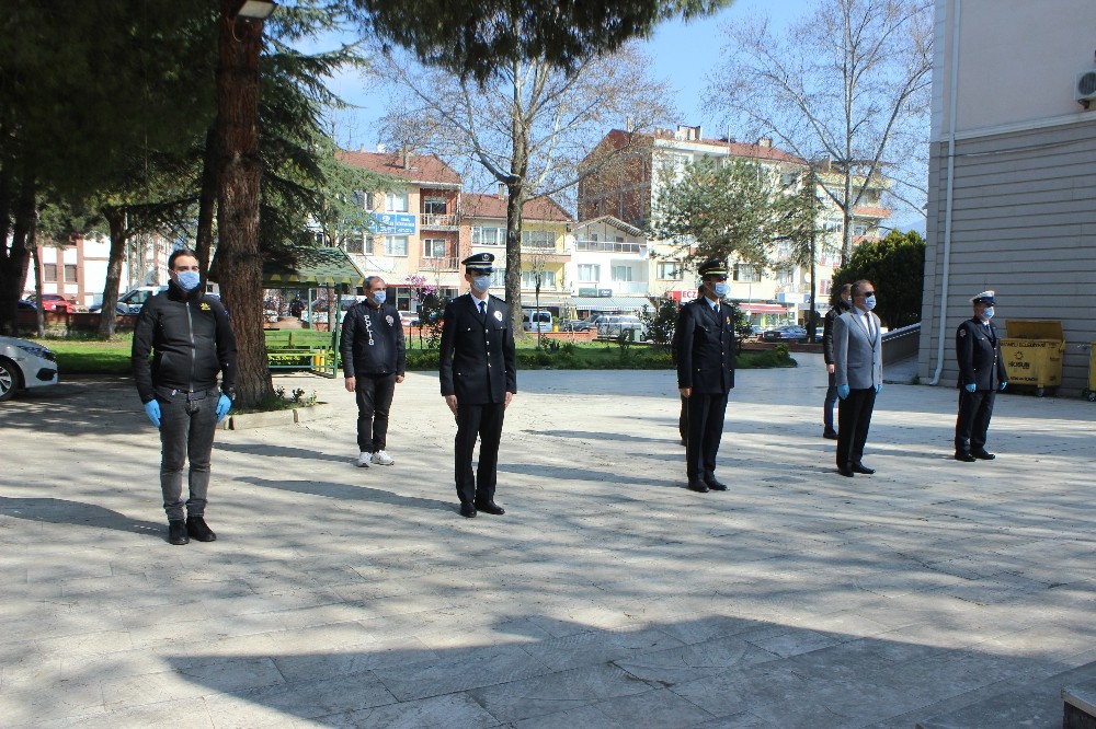 Türk Polis Teşkilatı 175 yılı münasebetiyle çelenk sunumu yapıldı 