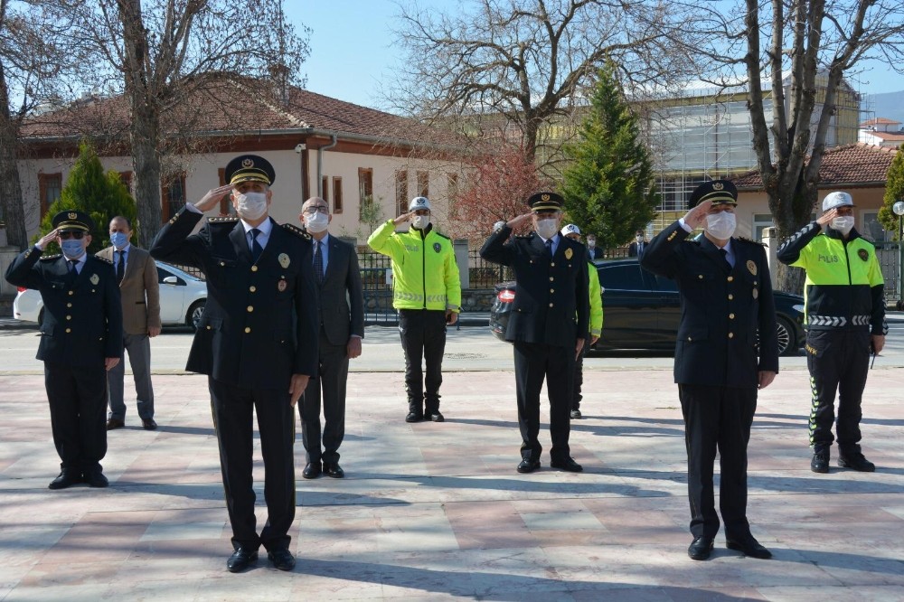 Türk Polis Teşkilatı 175 yılı münasebetiyle çelenk sunumu yapıldı 