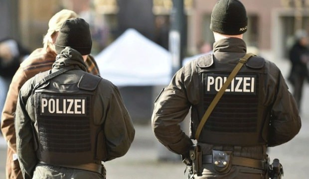 Türk polisinden Alman polisine ders!