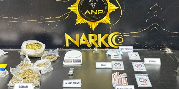 Türk polisi, Türkiye'yi zehir tacirlerinden koruyor! Darbe vuruldu: Türkiye'ye İran'dan gelen araç durduruldu