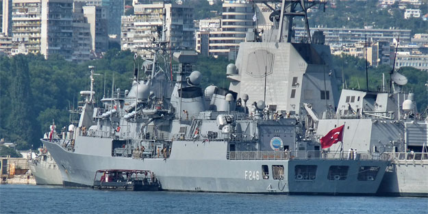 Türk savaş gemileri Ukrayna'da