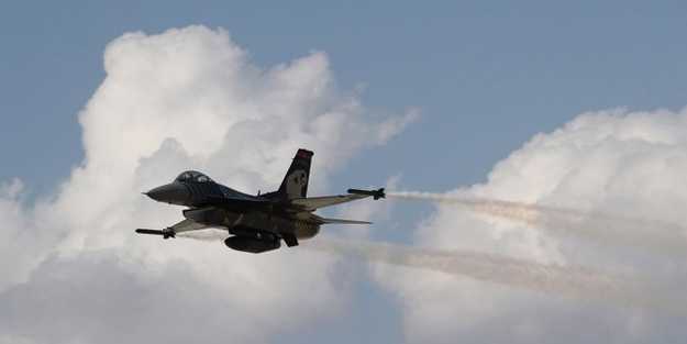 Türk savaş uçakları NATO için havalandı