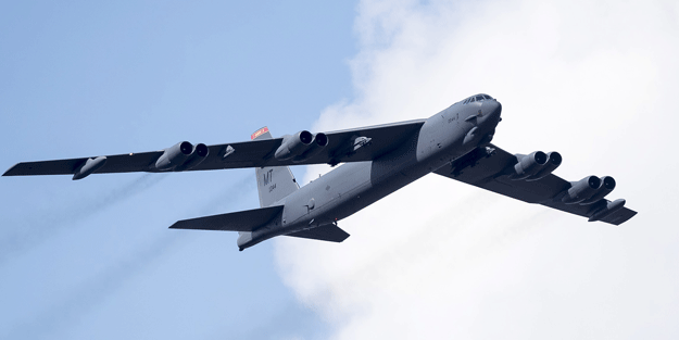 Türk savaş uçaklarından Rus bombardıman uçağına engelleme