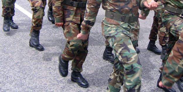 Türkiye'den kaçan bir subay eşiyle birlikte Rumlara sığındı!