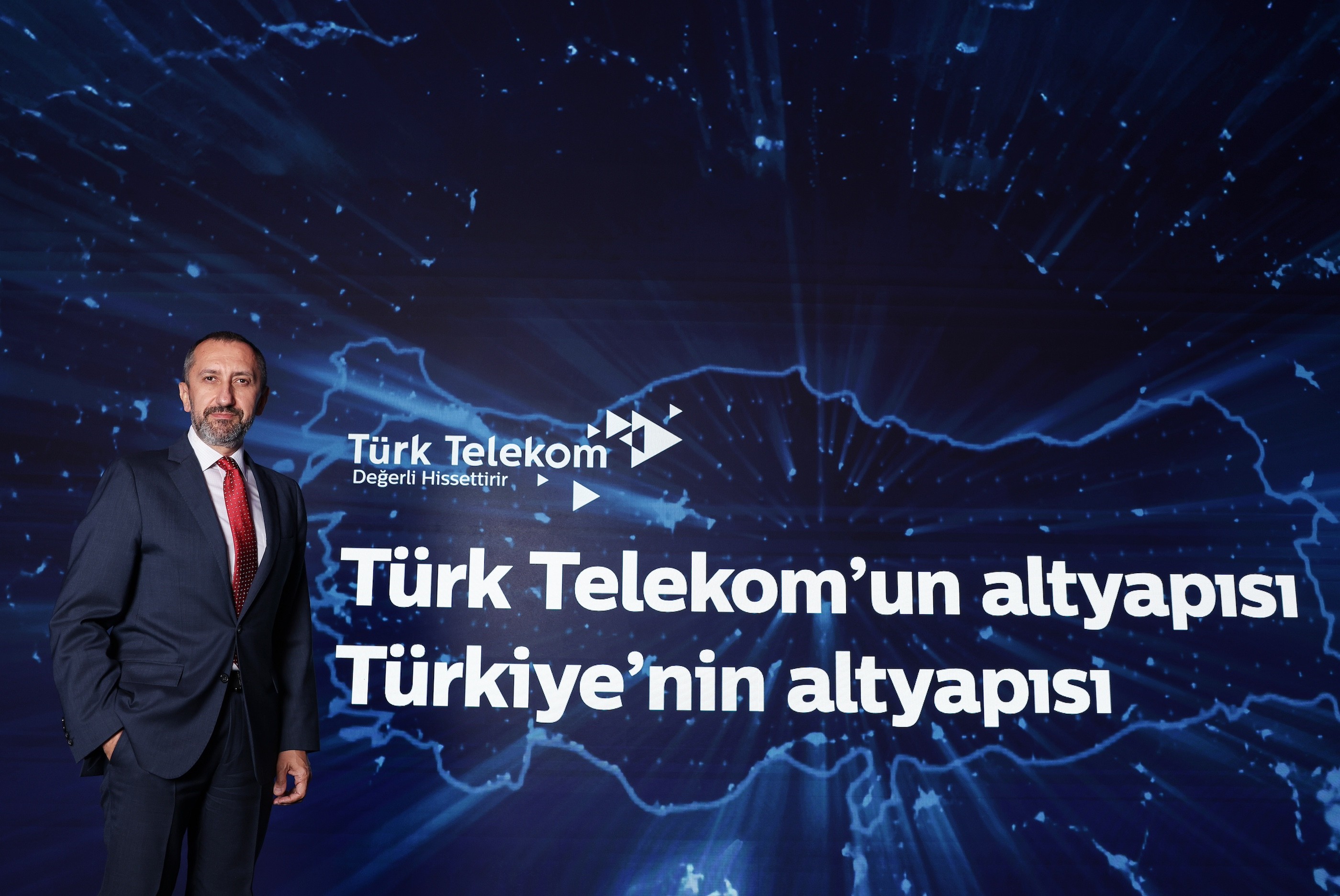 “Türk Telekom’dan mobilde güçlü büyüme, tarihi rekor”