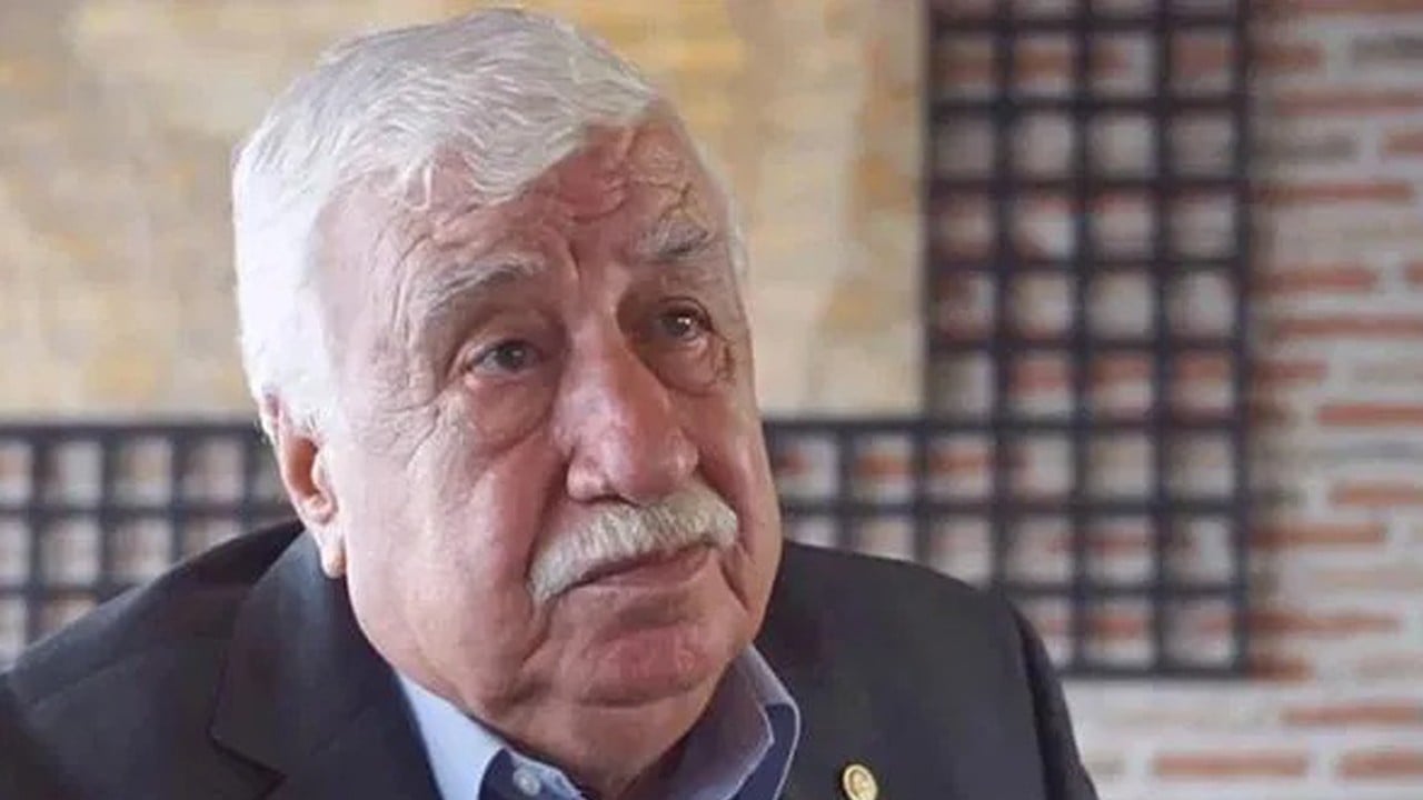 Türk tiyatrosunun duayeni Ahmet Gülhan hayatını kaybetti