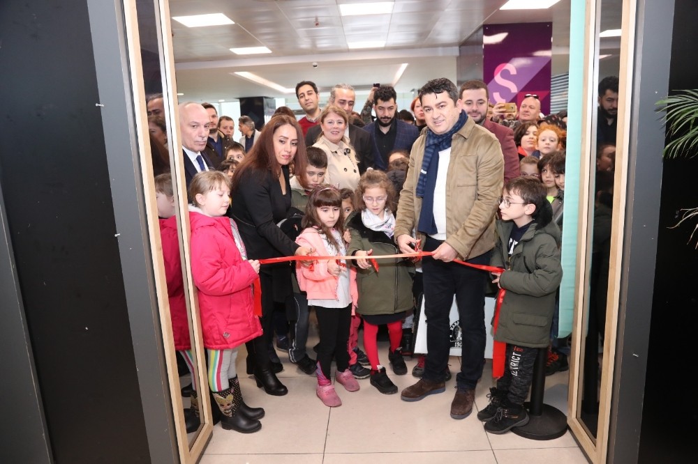 Türk ve İranlı ressamların eserleri aynı sergide buluştu 