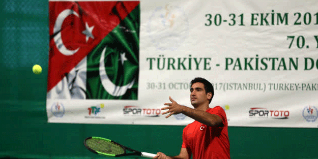 Türk ve Pakistanlı tenisçiler turnuvada buluştu