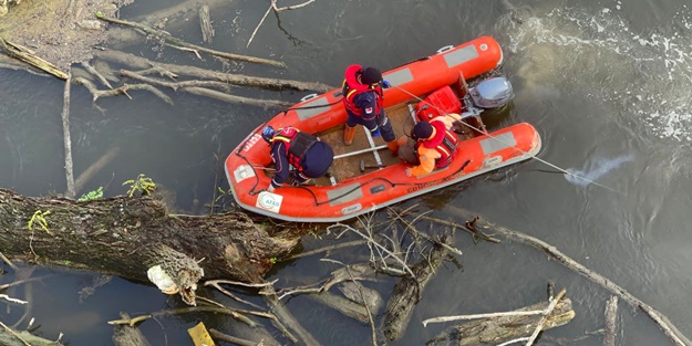 Türk ve Yunan ekipleri, sınır kapıları arasındaki köprünün ayaklarını temizledi