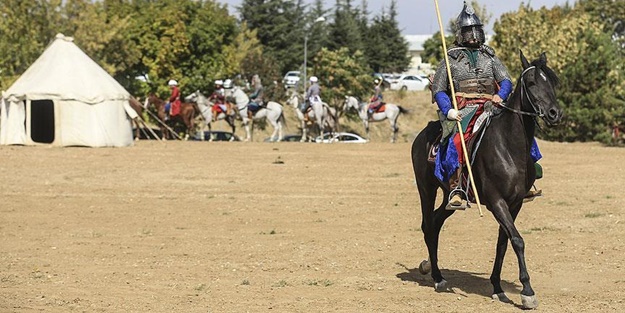Türk yapımı oyununa sıra dışı tanıtım