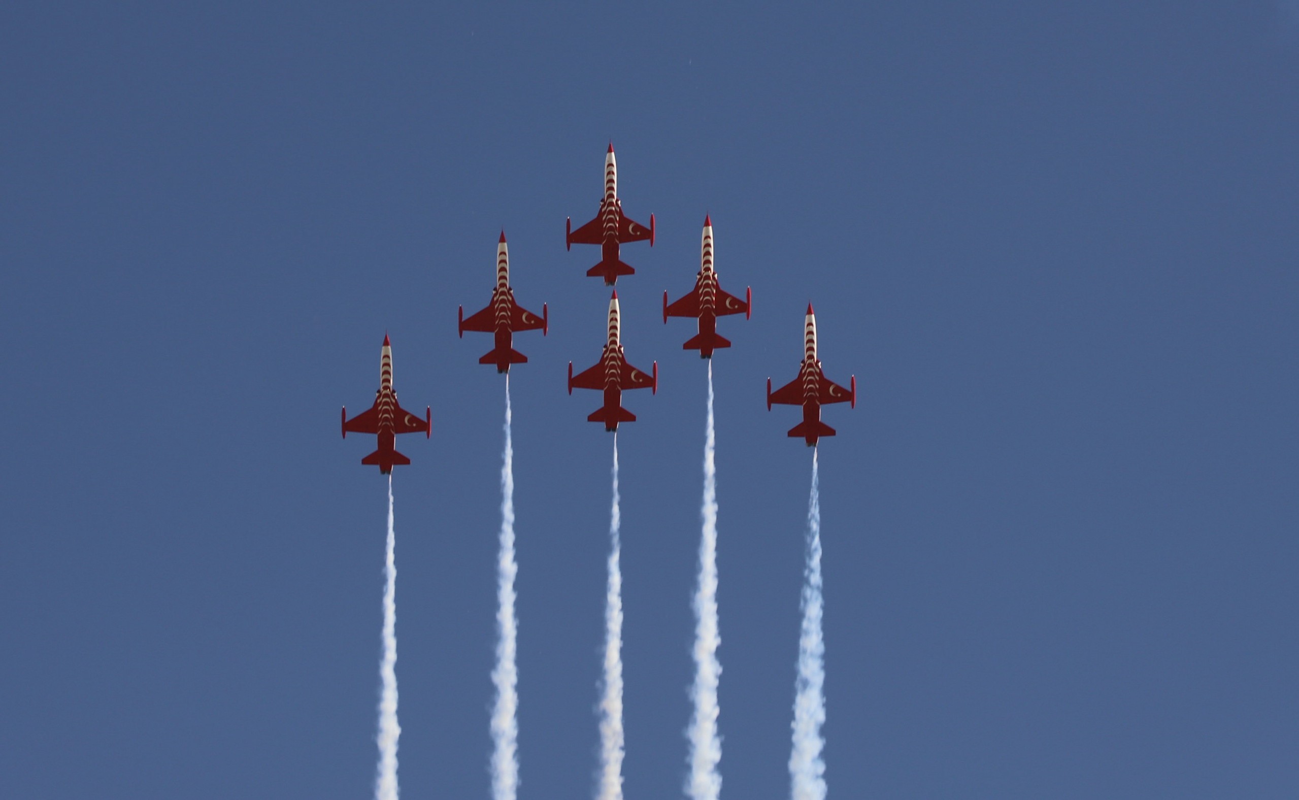 Türk Yıldızları’ndan Pamukkale'de gösteri uçuşu
