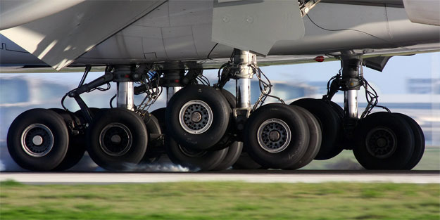 Türk yolcu uçağı Kosova'da pistten çıktı