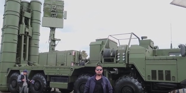 Türk Youtuber S-400 füzesinin içine girdi