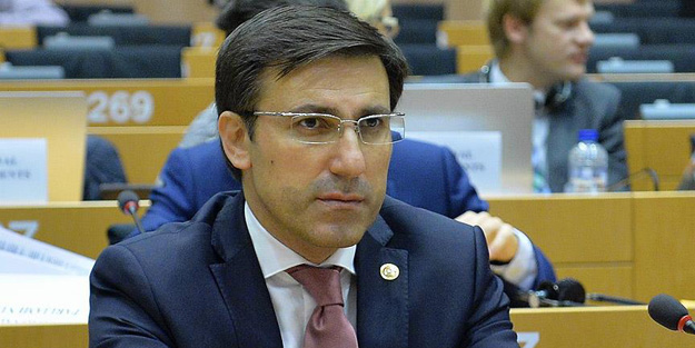 AKPM'de 'Türkçe' zaferi!