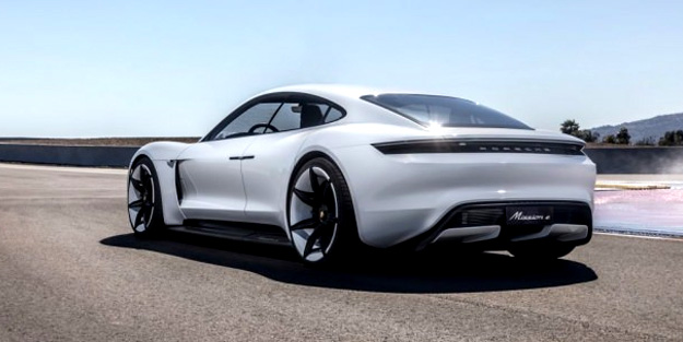 Türkçe isimli elektrikli Porsche Taycan tanıtıldı!