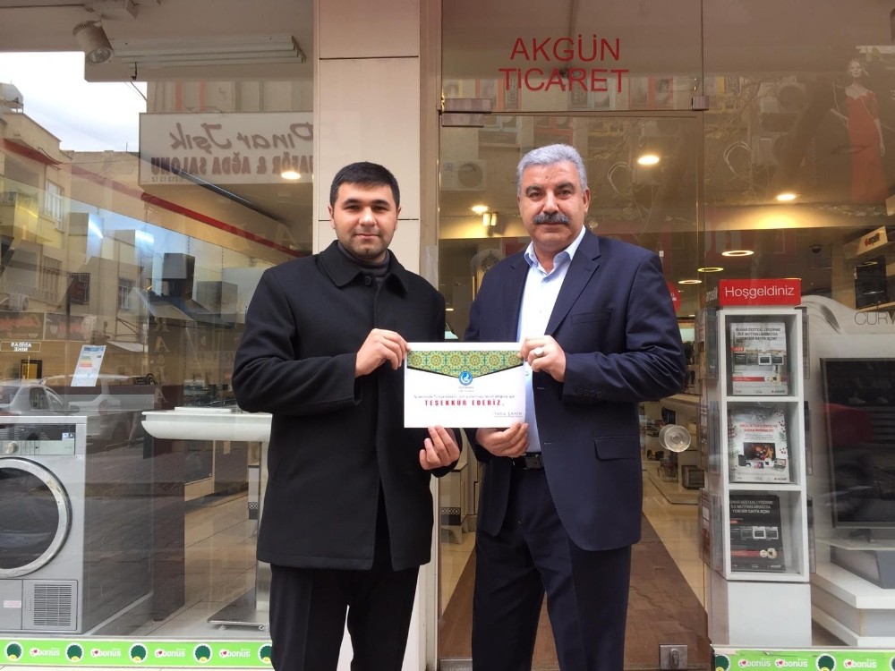 Türkçe tabela kullanan esnafa teşekkür 