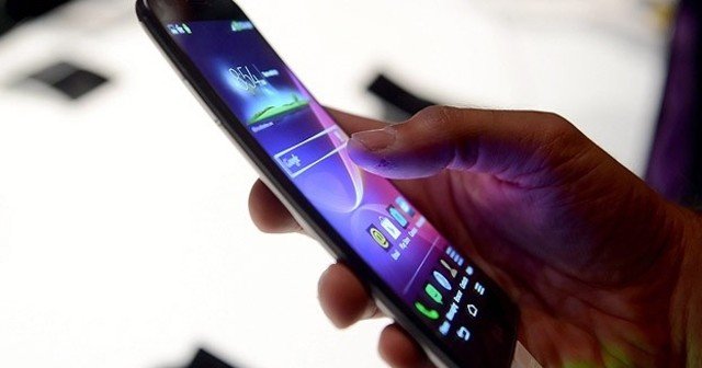 Turkcell ve Türk Telekom'dan vatandaşa acil iletişim yardımı