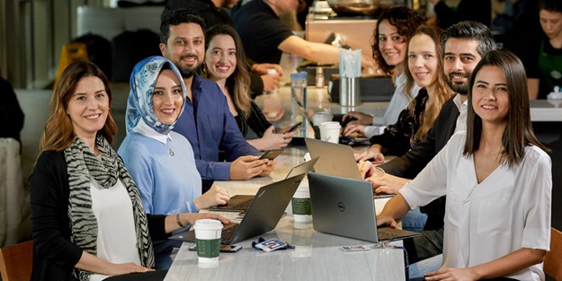 Turkcell yolu açıyor, kadın fark oluşturuyor