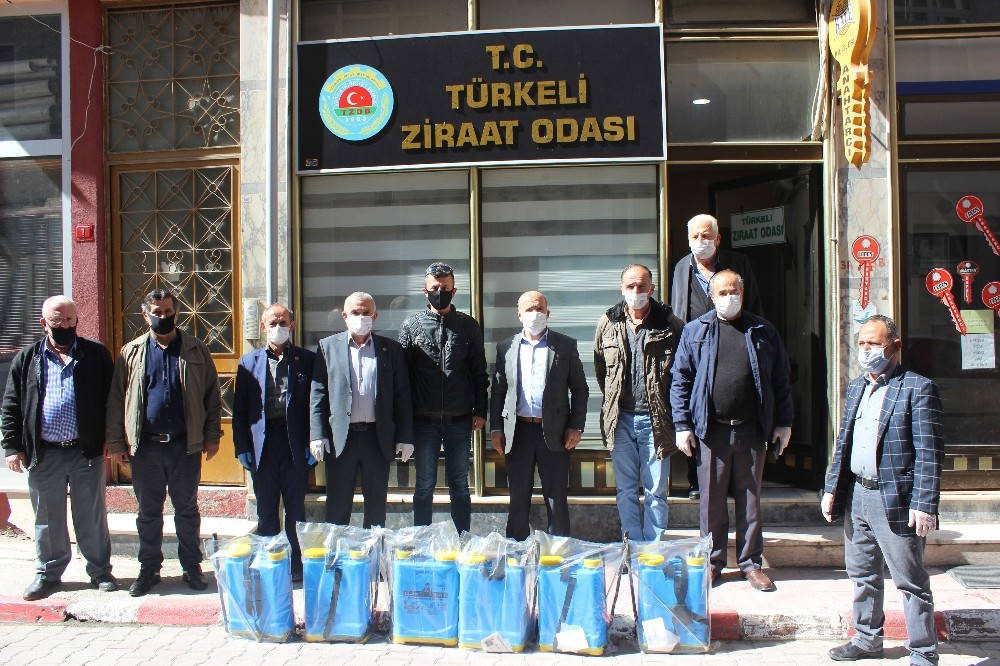 Türkeli’de muhtarlara dezenfektan makinesi dağıtıldı 