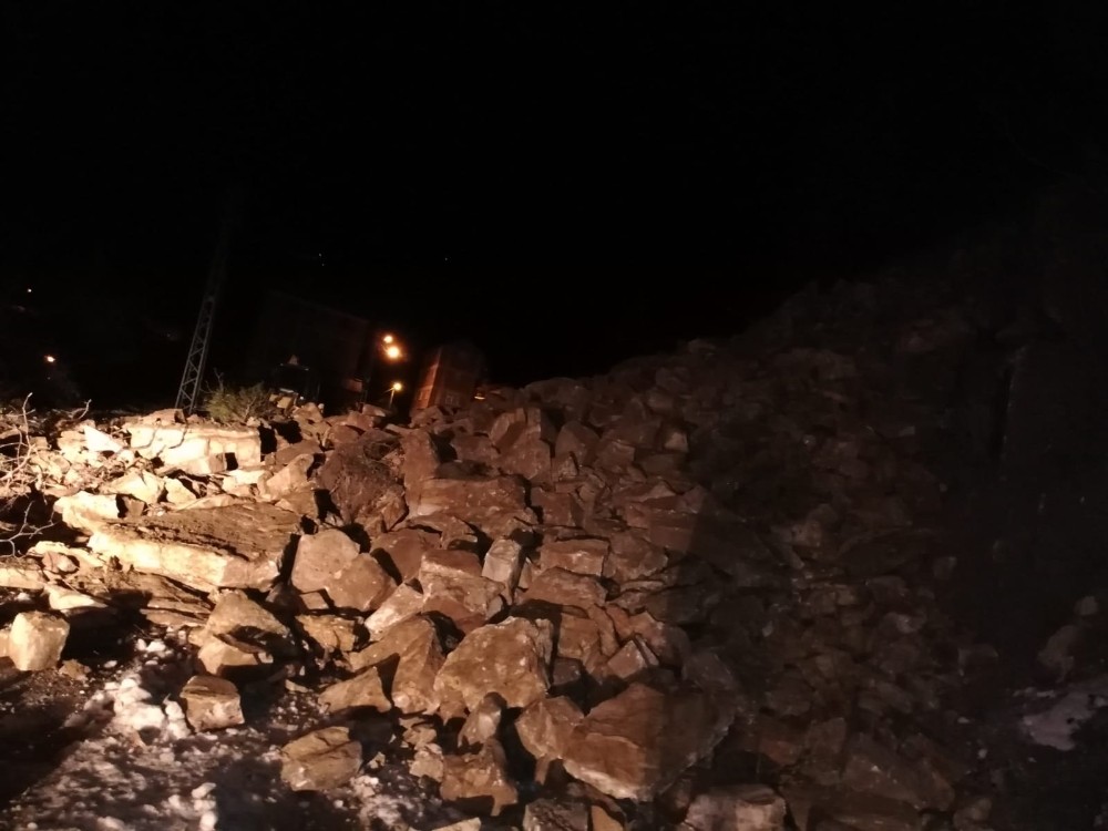Türkeli’de ulaşıma kapanan yol yeniden açıldı 