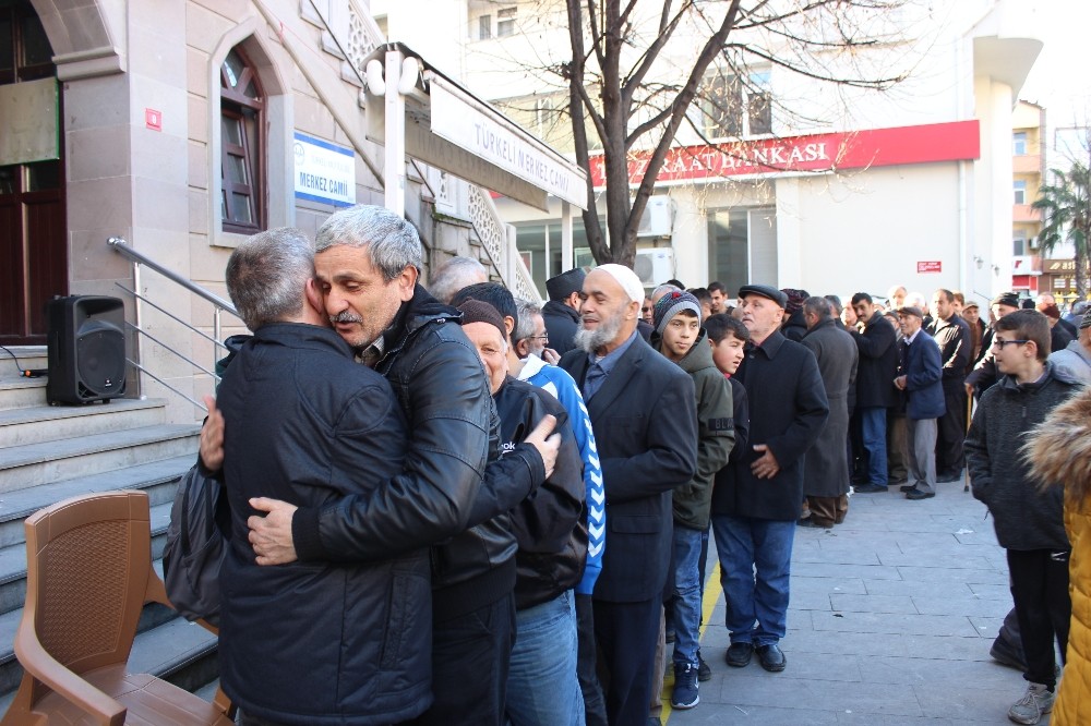 Türkeli’de yılın ilk umre kafilesi uğurlandı 