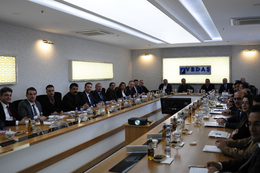Türkerler Holding Yönetim Kurulu Başkanı Kazım Türker’den VEDAŞ’a ziyaret 