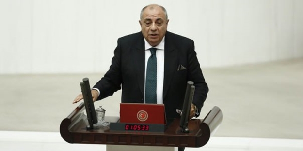 Tuğrul Türkeş'i alkışlamadılar!