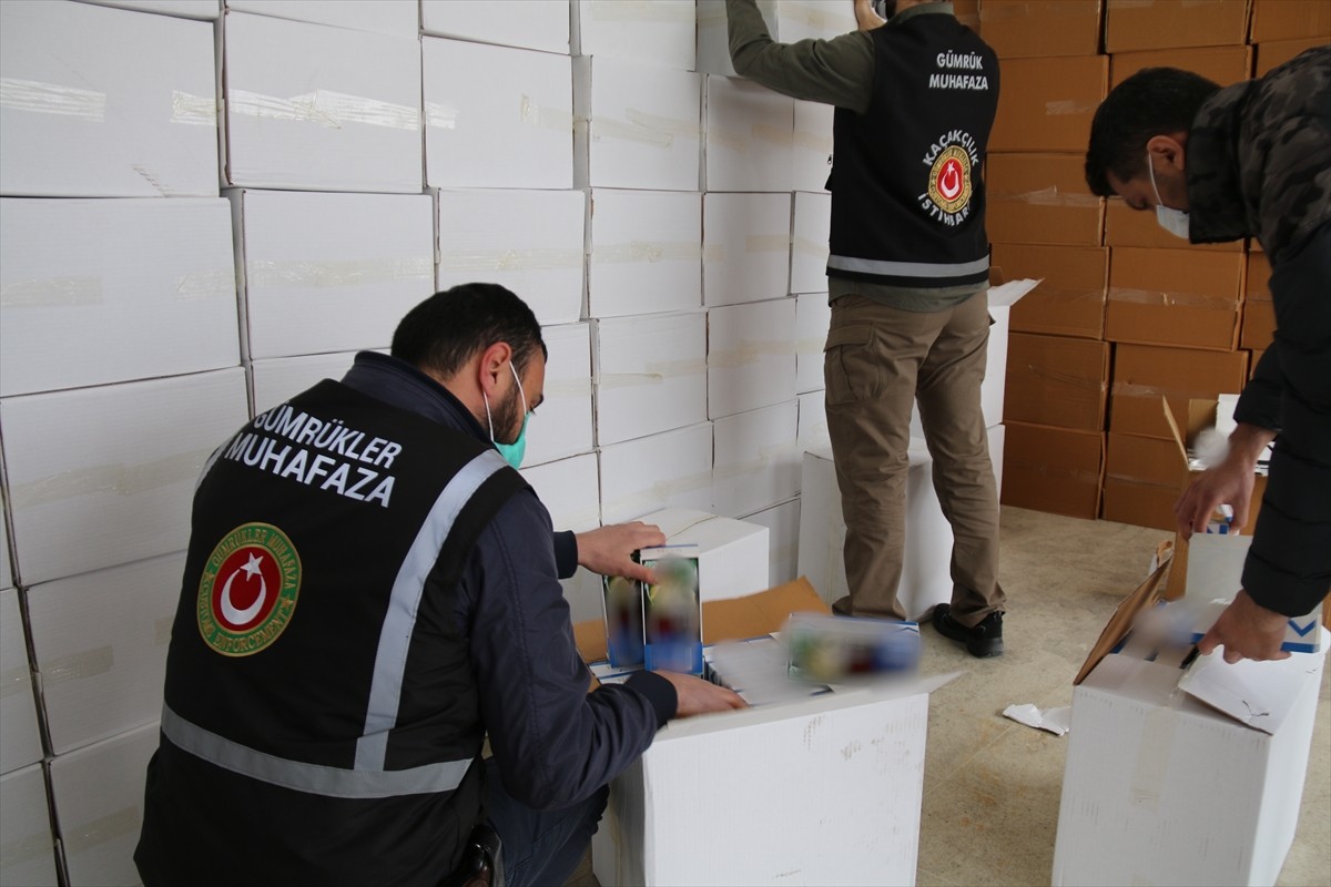 Türkgözü Gümrük Kapısı’nda kaçak tütün mamulleri ele geçirildi!