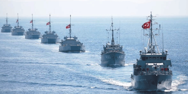 Türkiye'nin 100 savaş gemisi sahaya iniyor