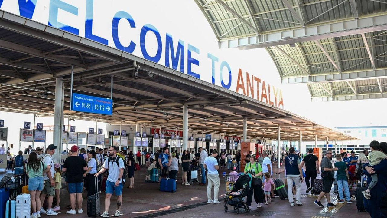 Türkiye 2026’ya rekorla başladı: Erken rezervasyonlar şimdiden 3’e katlandı! Türkiye’ye Rus turist yağacak