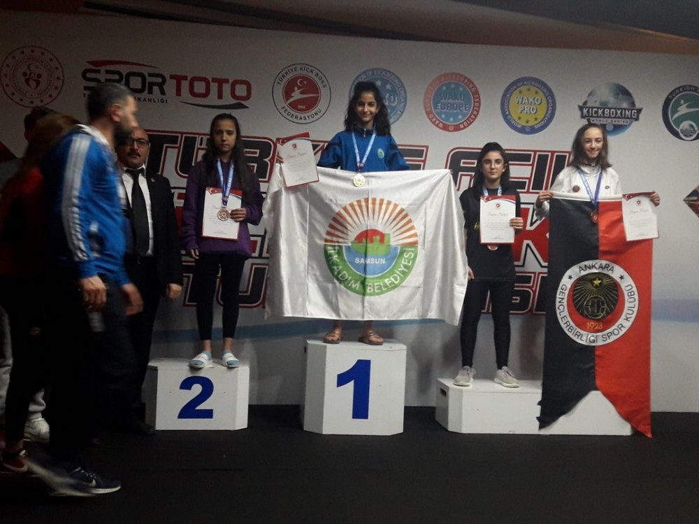 Türkiye Açık Kick Boks Şampiyonası’na İlkadım Belediyesi damga vurdu 